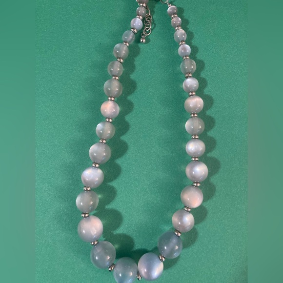 Vintage Moonglow Graduated Necklace - Picture 7 of 13